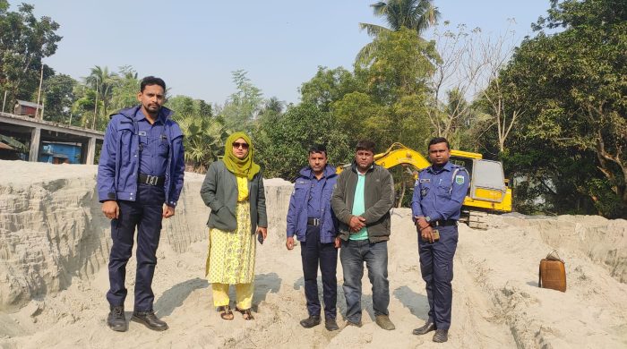 ভাঙ্গুড়ায় অবৈধ বালু ব্যবসায়ীকে ৫০ হাজার টাকা জরিমানা