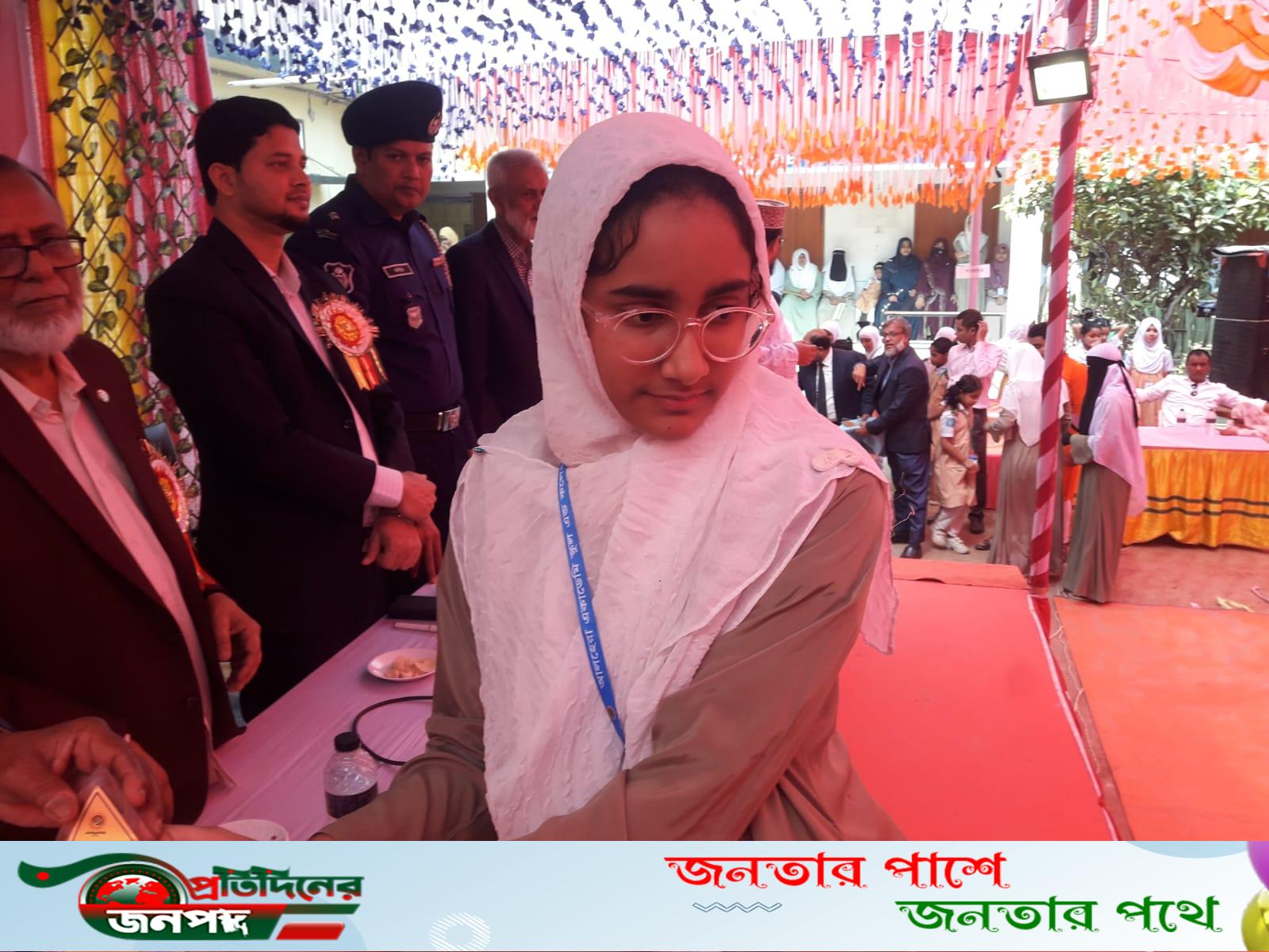 বেড়া আলহেরা একাডেমি স্কুল এন্ড কলেজে পুরস্কার বিতরণ