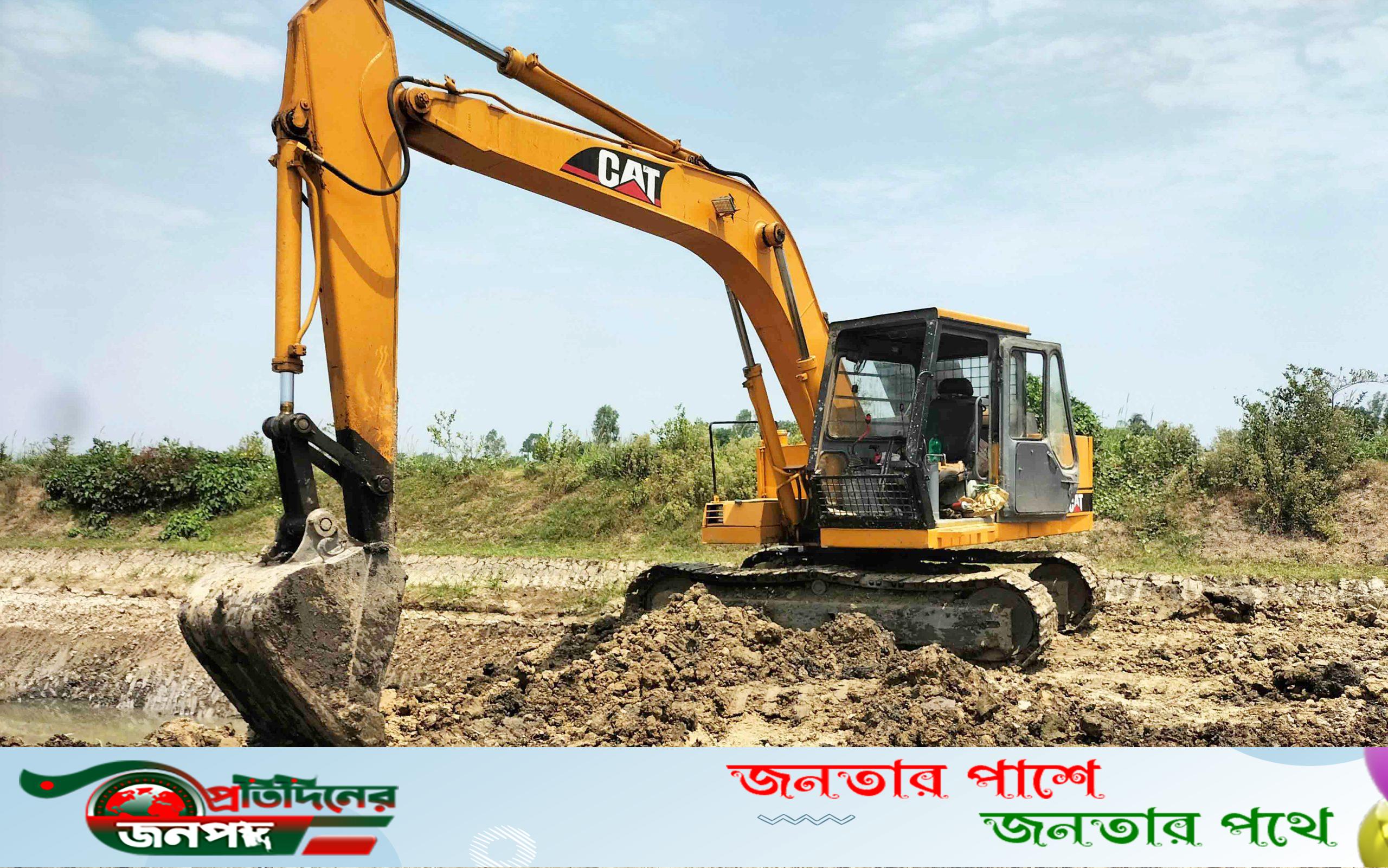 পাবনা জেলায় বানিজ্যিক পুকুর খননে বাড়ছে মাছ চাষ, কমছে কৃষিজমি অপরিকল্পিত পুকুর খননে জীববৈচিত্র ও খাদ্যনিরাপত্তা হুমকীতে পড়ছে