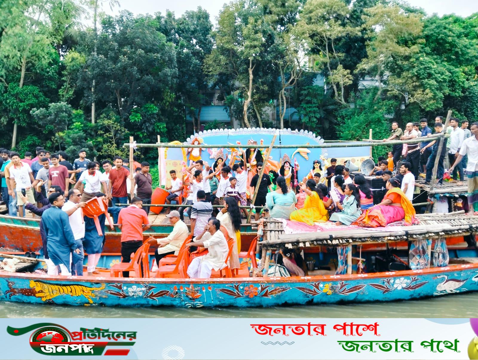 ভাঙ্গুড়ায় প্রতিমা বিসর্জনের মধ্যে দিয়ে শেষ হলো শারদীয় দুর্গাপূজা