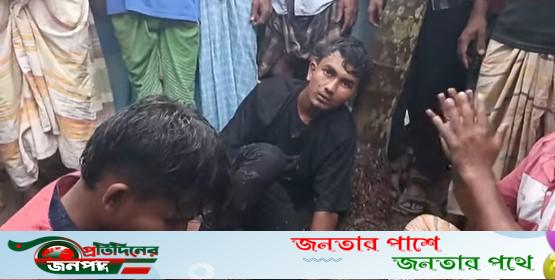 চাটমোহরে ভ্যান ছিনতাই করতে চাচাতো ভাইকে হত্যার অভিযোগে আটক ৩